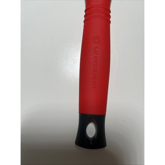 Le Creuset Silicone Balloon Whisk Heat Resistant Ergonomic Handle Black & Red - Picture 2 of 6